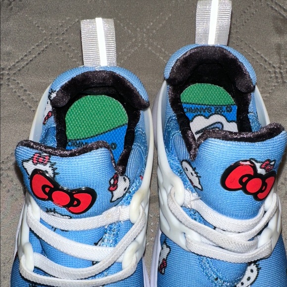 Nike Kids Blue Hello Kitty Presto Sneakers. - Picture 11 of 15